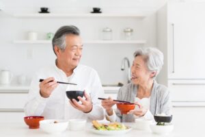 婦人公論：孤独や不安を乗り越え「シニア婚活」で幸せに